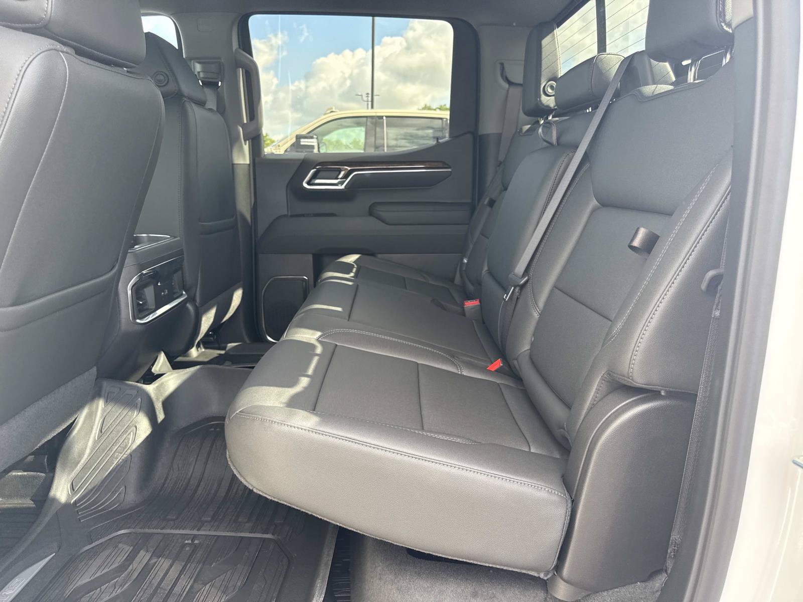 New 2026 GMC Sierra 1500 Elevation w/ Elevation Premium Package AWD/4WD image 12