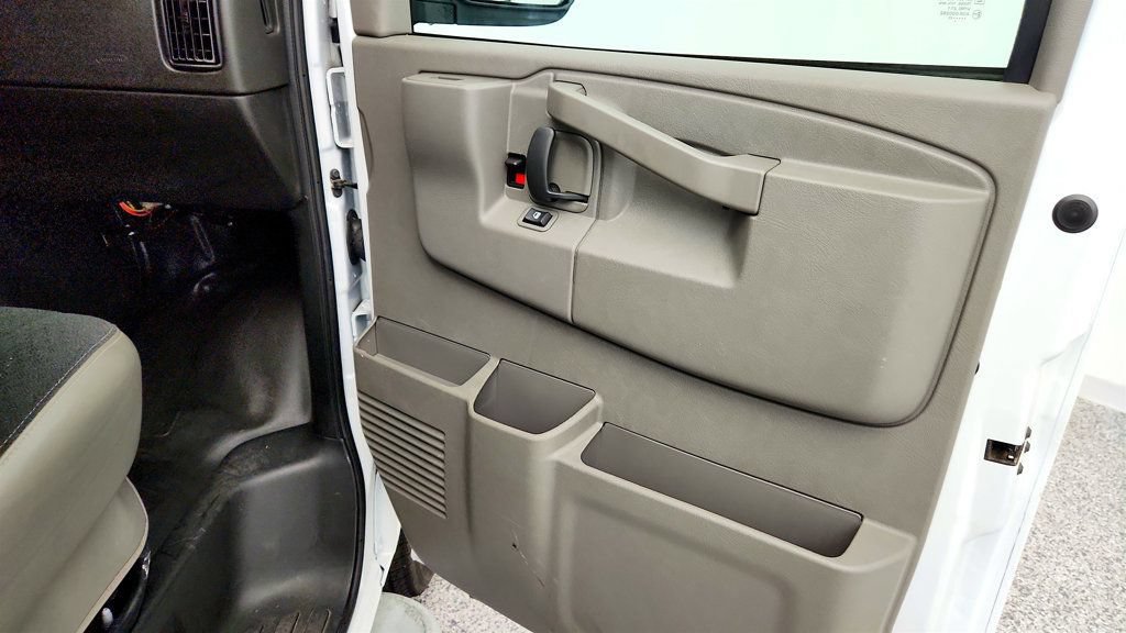 Used 2025 Chevrolet Express 2500 w/ Driver Convenience Package RWD image 28