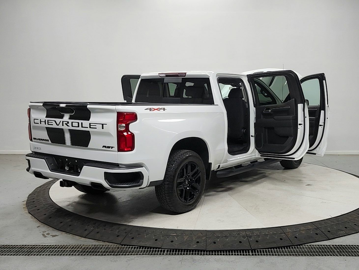 Used 2023 Chevrolet Silverado 1500 RST w/ Rally Edition AWD/4WD image 15