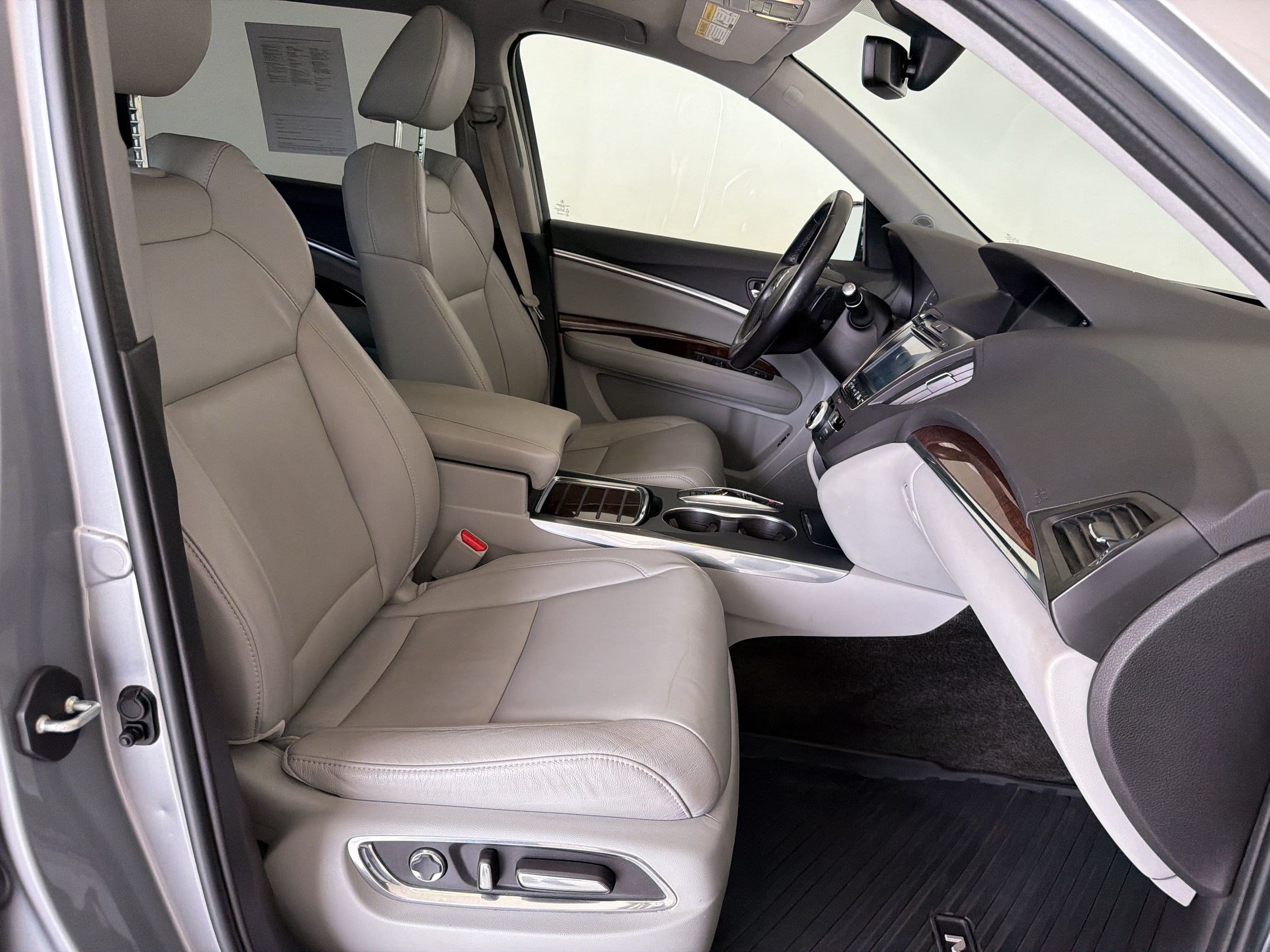 Used 2019 Acura MDX FWD image 24