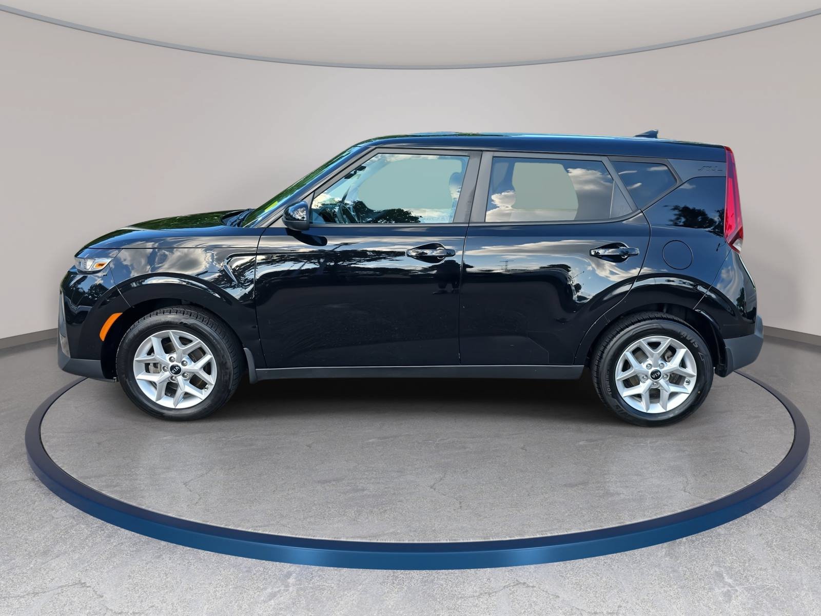Used 2020 Kia Soul S FWD image 7