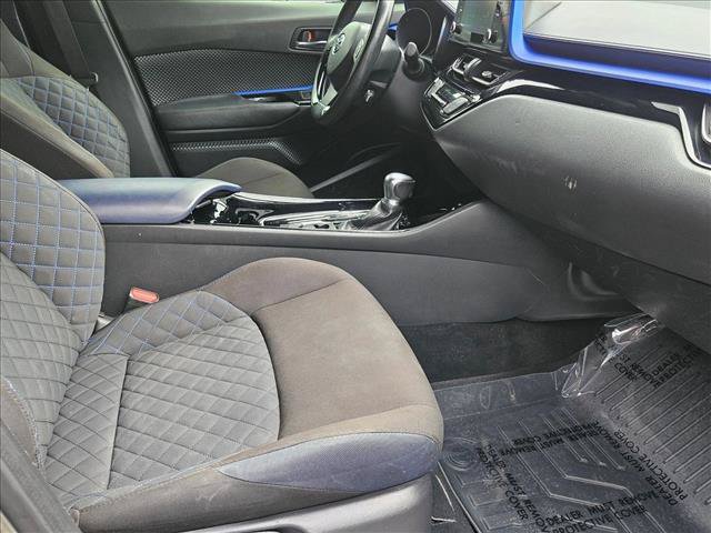 Used 2021 Toyota C-HR XLE FWD image 19