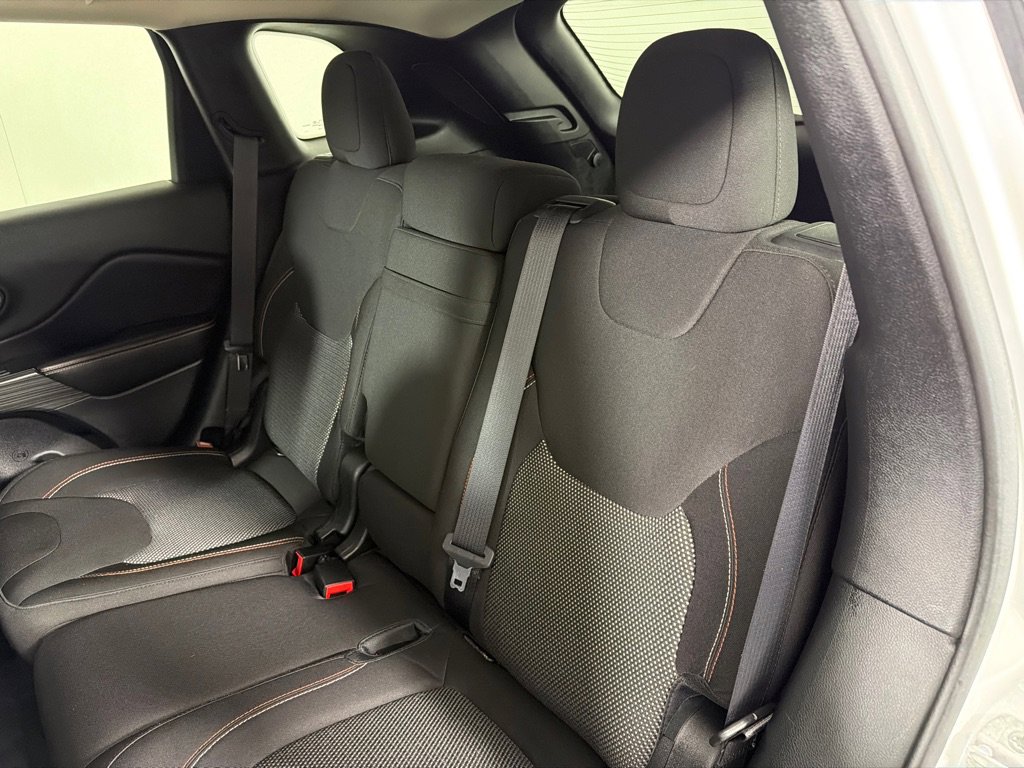 Used 2016 Jeep Cherokee 75th Anniversary image 21