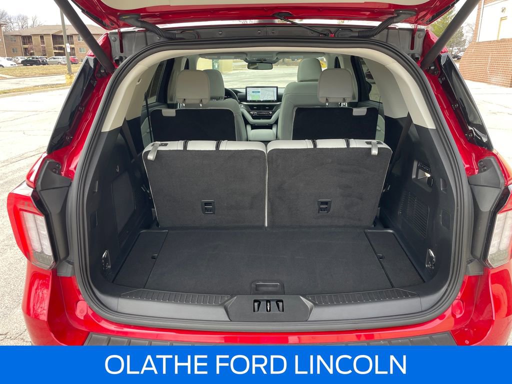 Used 2025 Ford Explorer Platinum w/ LUX Leather Package image 31