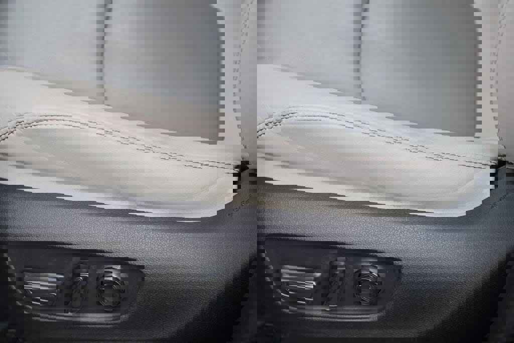 Used 2021 Toyota RAV4 XLE Premium image 15