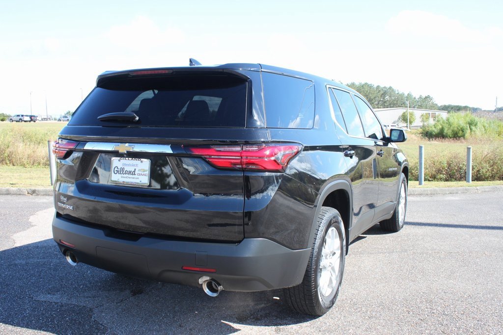 Used 2023 Chevrolet Traverse LS image 19
