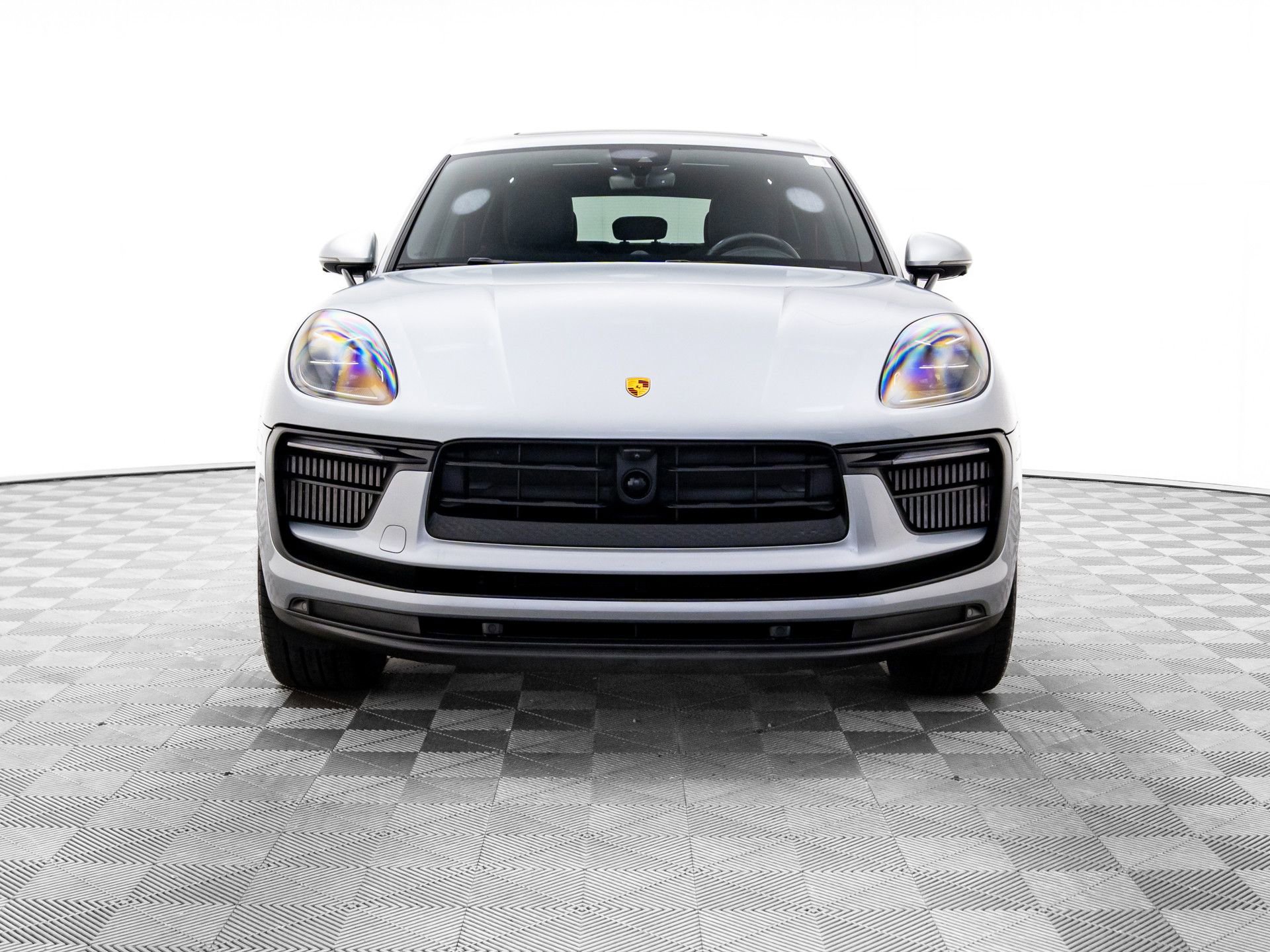 Certified 2023 Porsche Macan S image 9