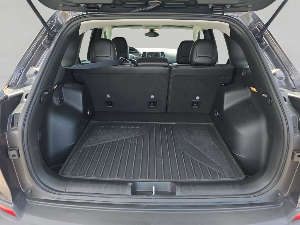 Used 2021 Jeep Cherokee Latitude Plus FWD image 29