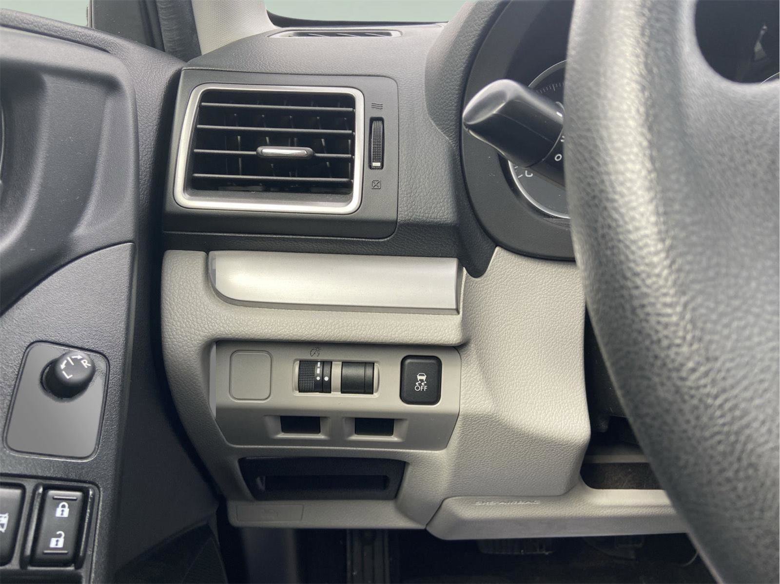 Used 2017 Subaru Forester 2.5i Premium w/ All-Weather Package image 15