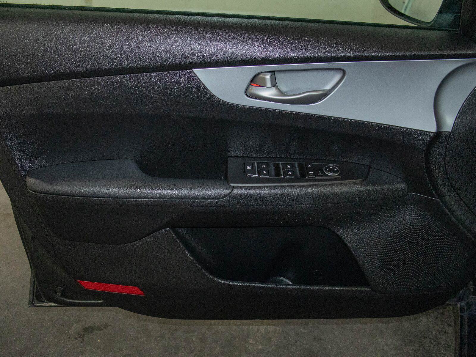 Used 2024 Kia Forte LXS w/ LXS Technology Package FWD image 10