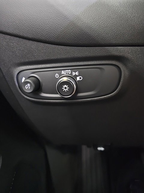 Certified 2021 Chevrolet Equinox LS image 36