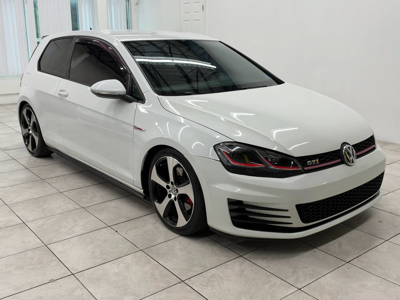 Used 2016 Volkswagen GTI S FWD image 1