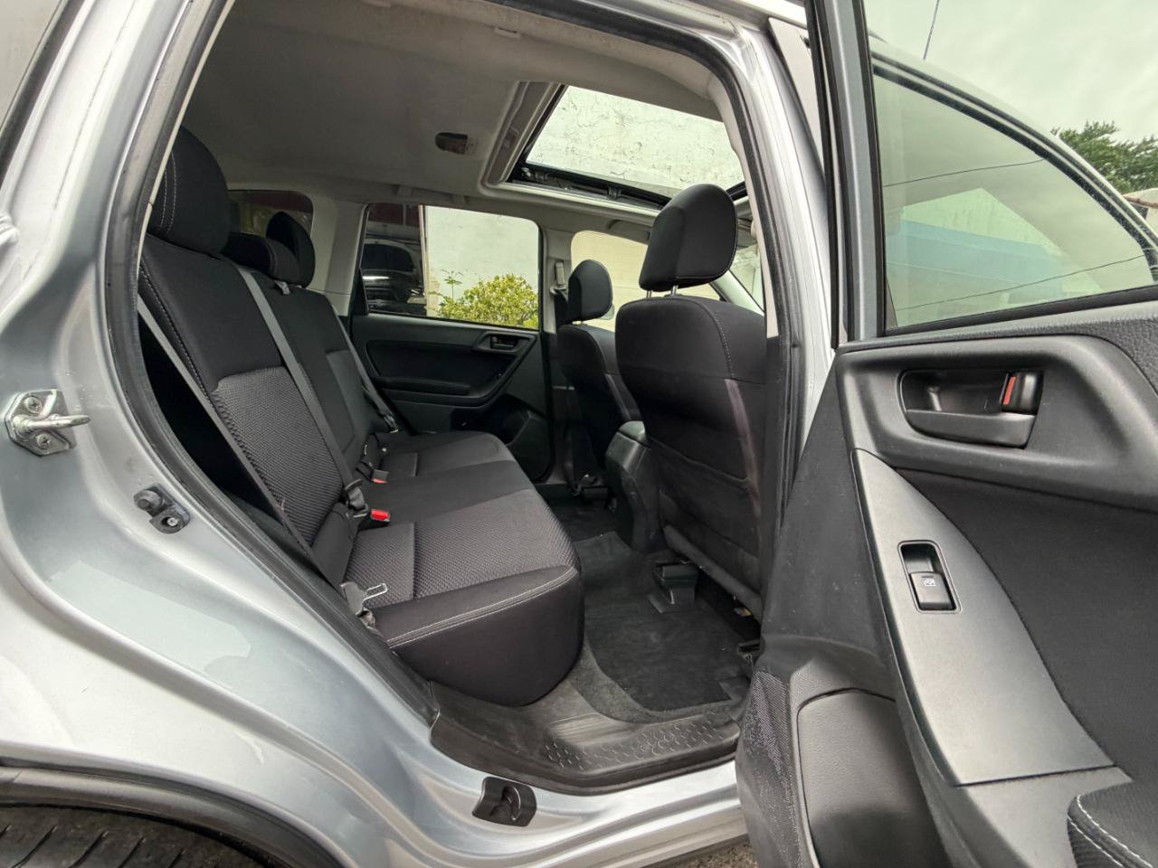Used 2015 Subaru Forester 2.5i Premium w/ Popular Package #1 AWD/4WD image 33
