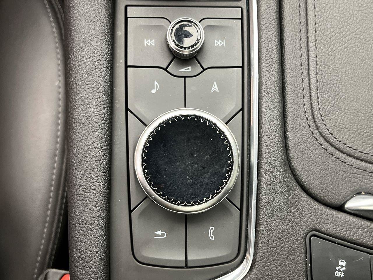 Used 2024 Cadillac XT5 Sportv w/ LPO, Floor Liner Package AWD/4WD image 18