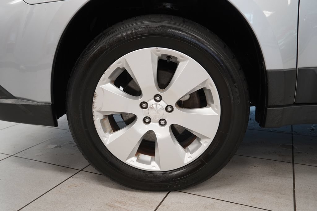 Used 2012 Subaru Outback 2.5i Premium w/ All-Weather Pkg AWD/4WD image 16