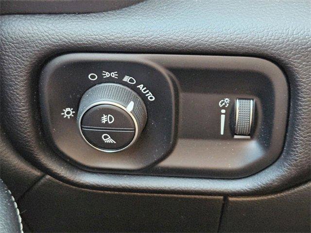 Used 2024 RAM 2500 Big Horn w/ Sport Appearance Package image 21