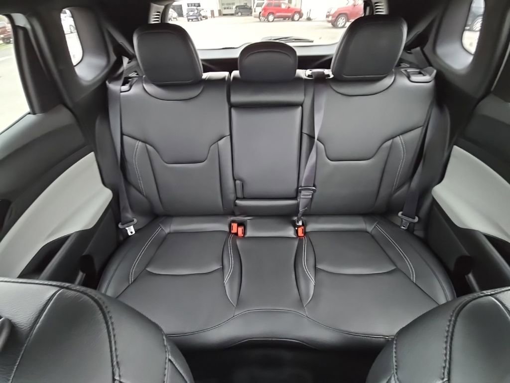 Certified 2025 Jeep Compass Limited w/ Elite Group image 38