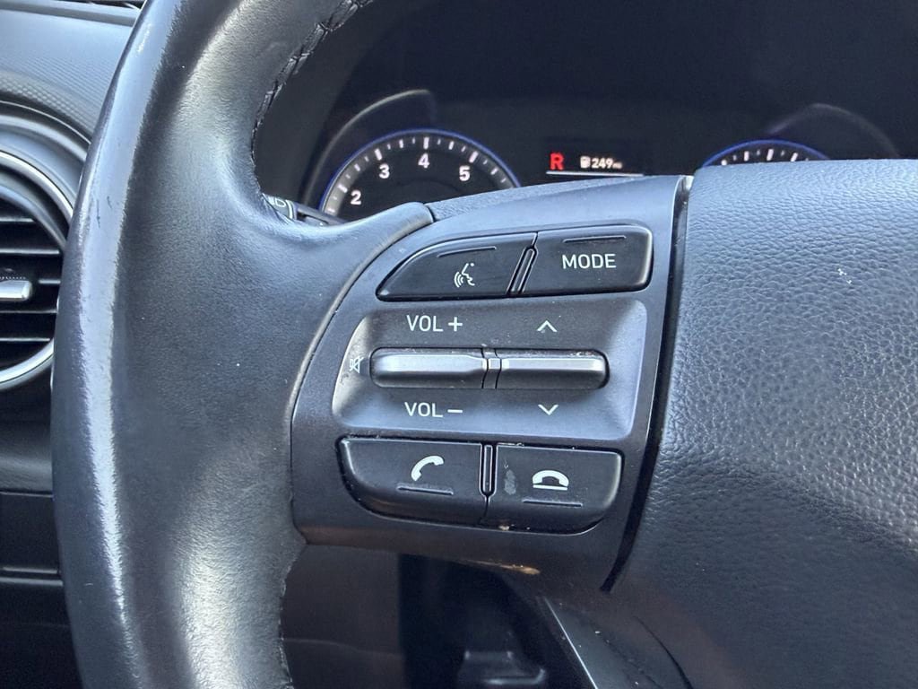 Used 2021 Hyundai Kona SEL Plus w/ Cargo Package AWD/4WD image 29