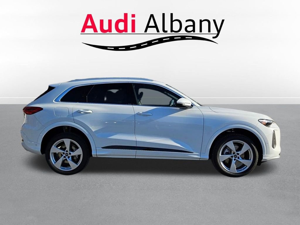 New 2025 Audi Q5 Premium Plus image 3