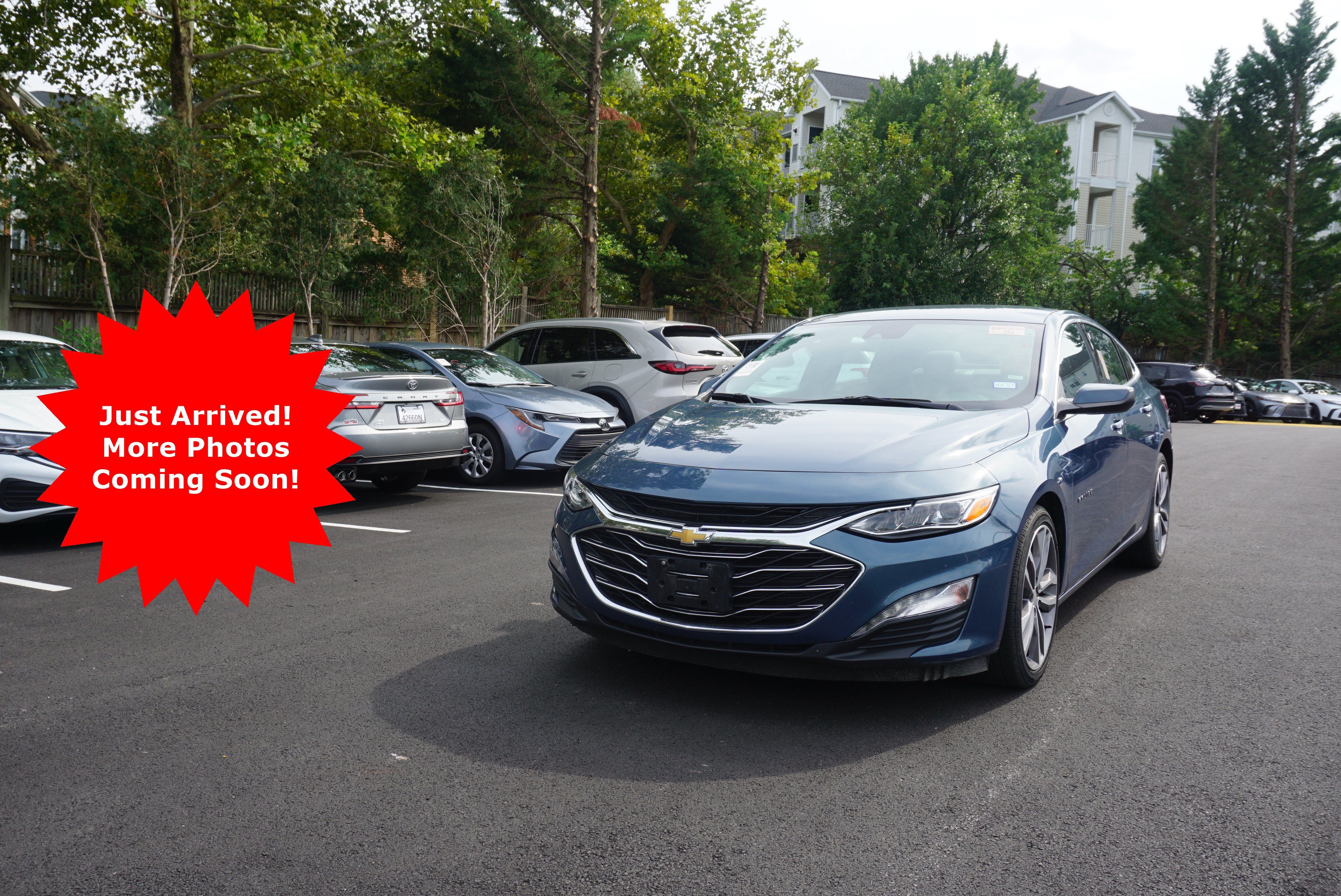 Used 2024 Chevrolet Malibu LT FWD image 1