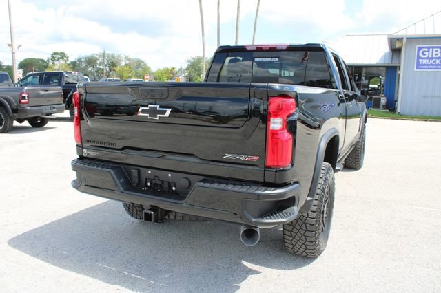 Used 2024 Chevrolet Silverado 2500 ZR2 w/ Technology Package image 12
