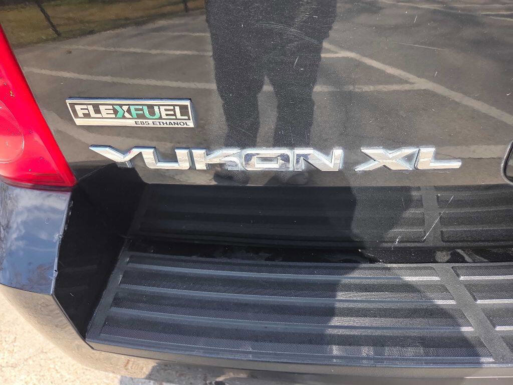 Used 2012 GMC Yukon XL SLT w/ SLT-2 Equipment Package image 18