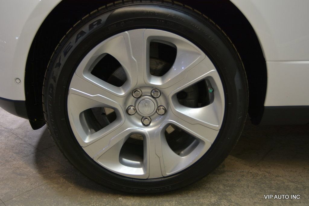Used 2018 Land Rover Range Rover HSE image 32