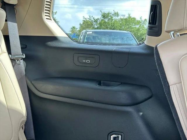 Certified 2022 Jeep Grand Cherokee L Limited RWD image 39