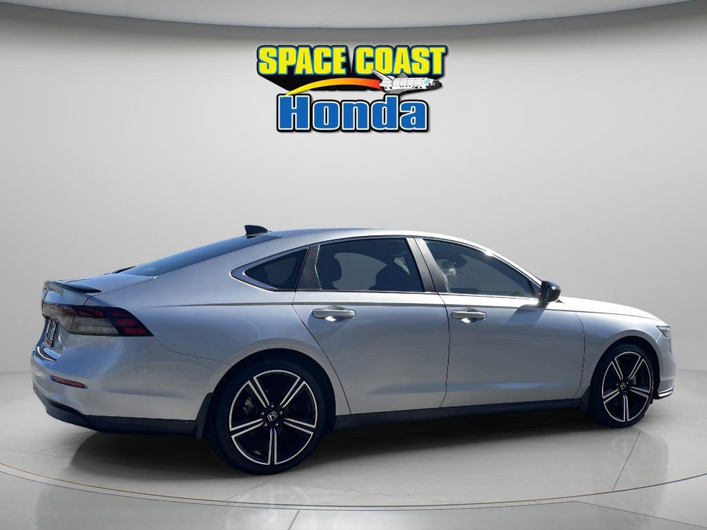Used 2025 Honda Accord Sport image 10