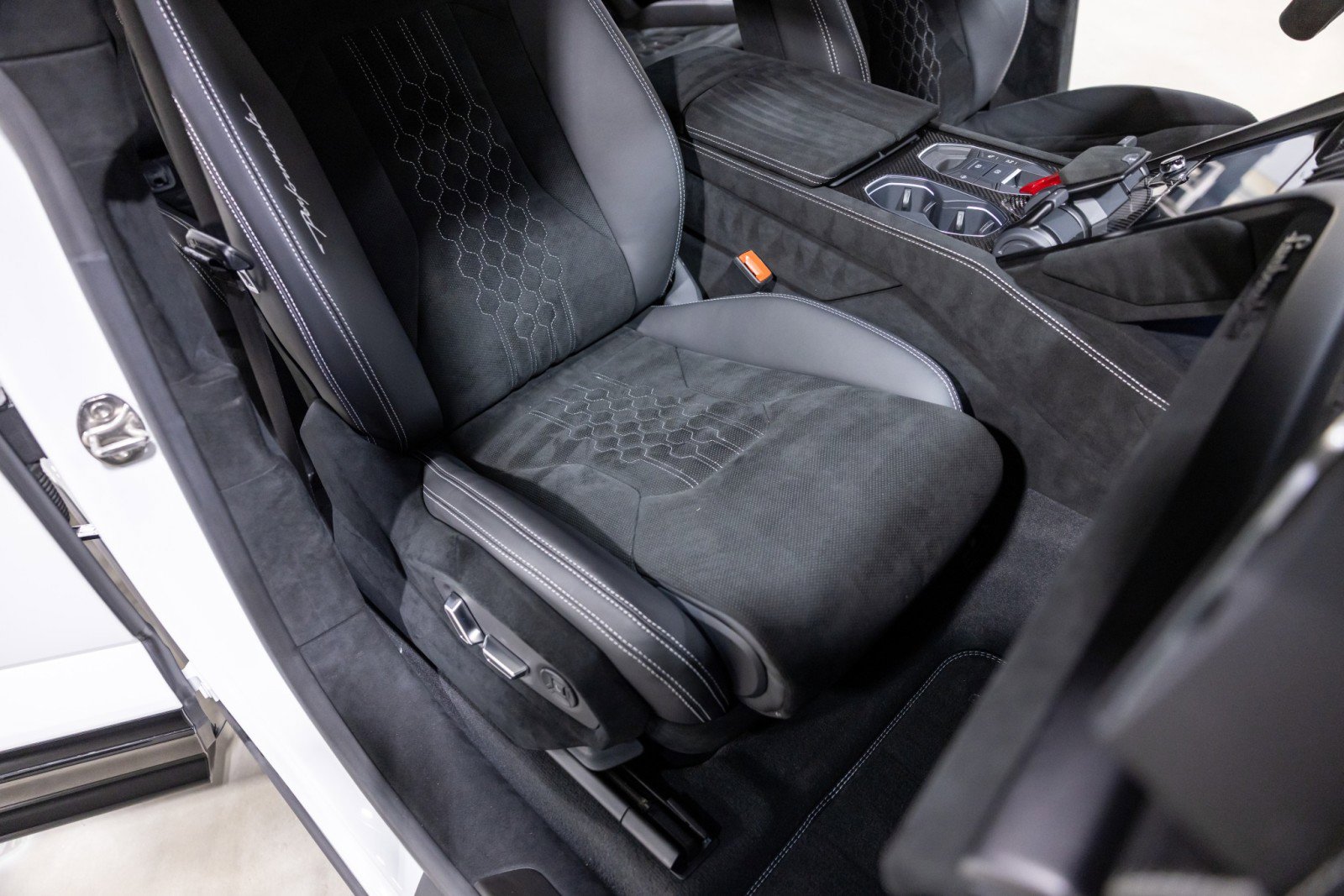 Used 2023 Lamborghini Urus Performante image 37