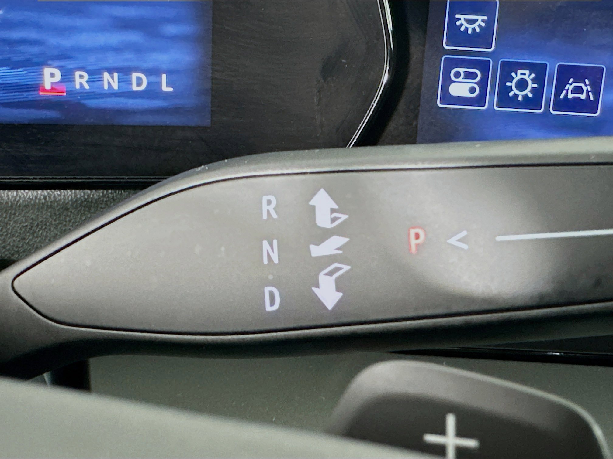 Used 2025 Chevrolet Traverse LT image 25