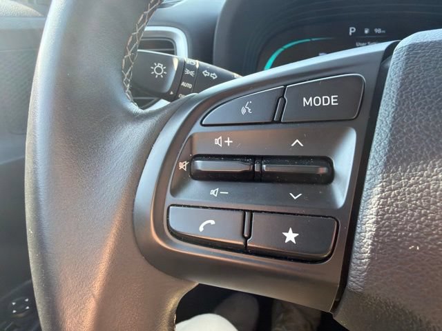 Used 2025 Hyundai Venue FWD image 39