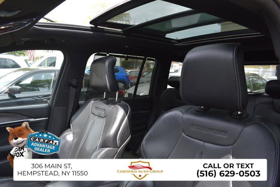 Used 2022 Jeep Grand Cherokee Overland w/ Luxury Tech Group IV AWD/4WD image 7