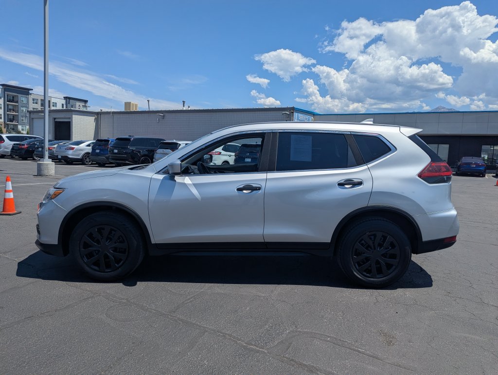 Used 2019 Nissan Rogue S FWD image 8