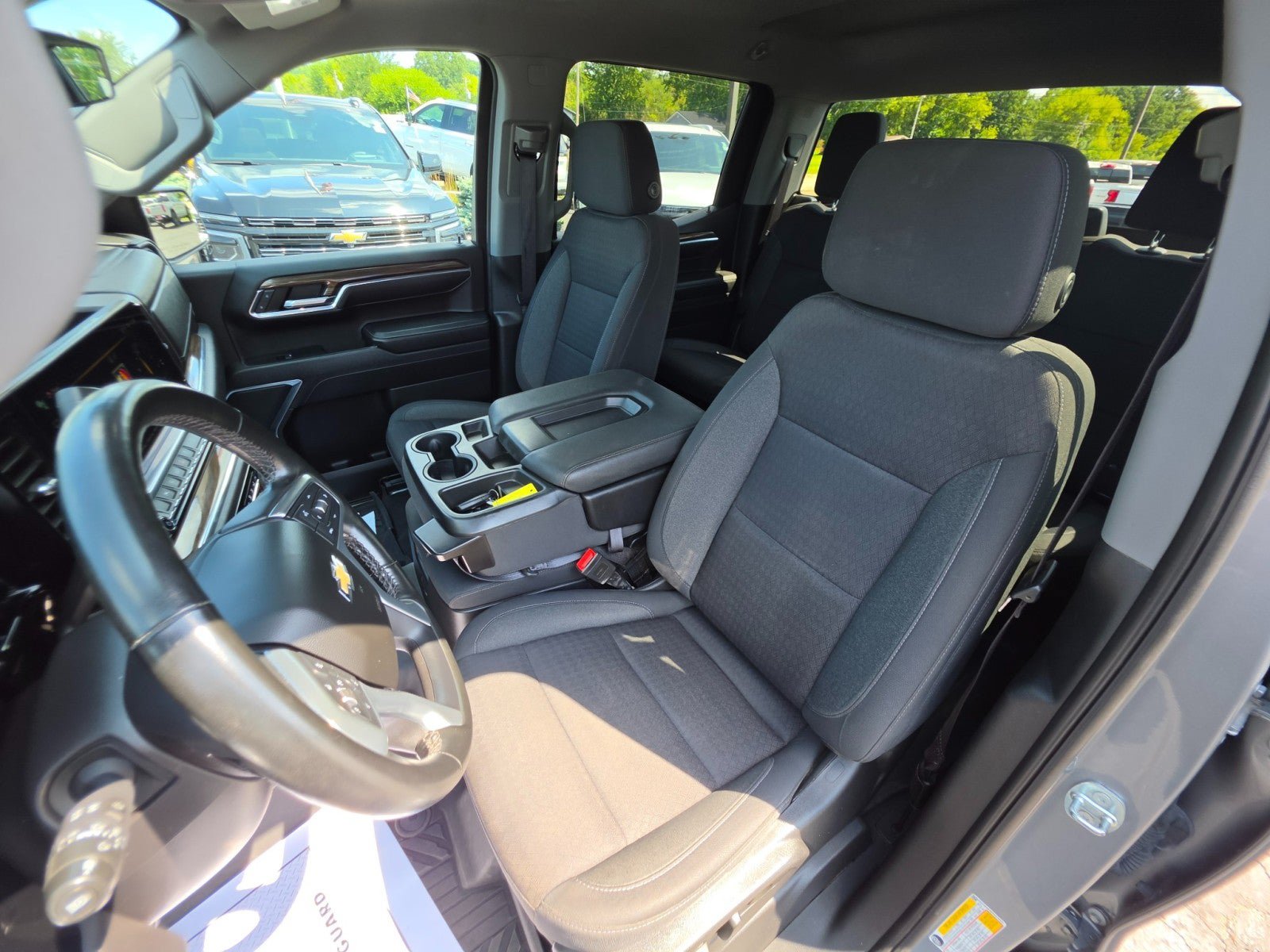Used 2023 Chevrolet Silverado 1500 LT AWD/4WD image 30