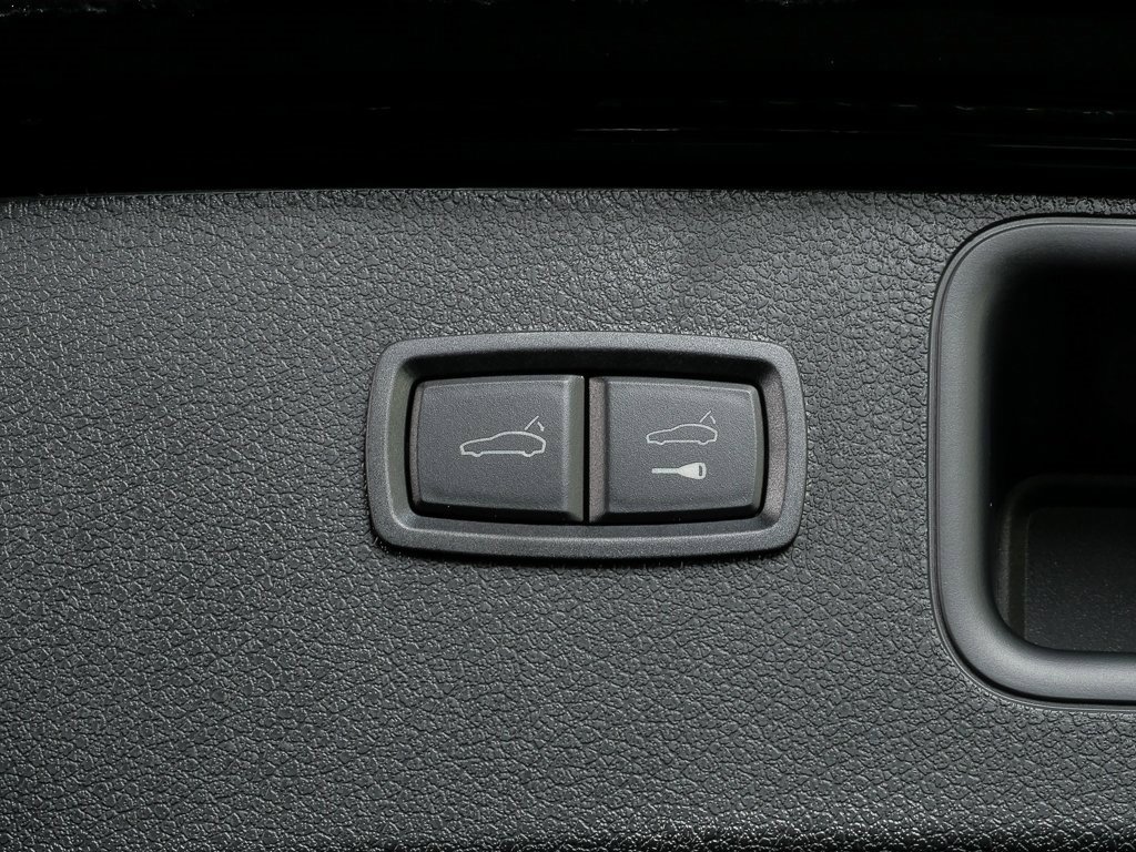 New 2026 Porsche Macan image 33