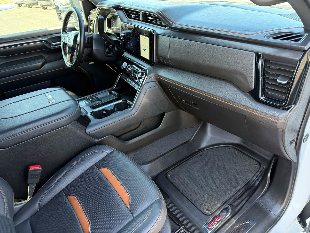 Used 2024 GMC Sierra 2500 AT4 w/ AT4 Premium Plus Package AWD/4WD image 19