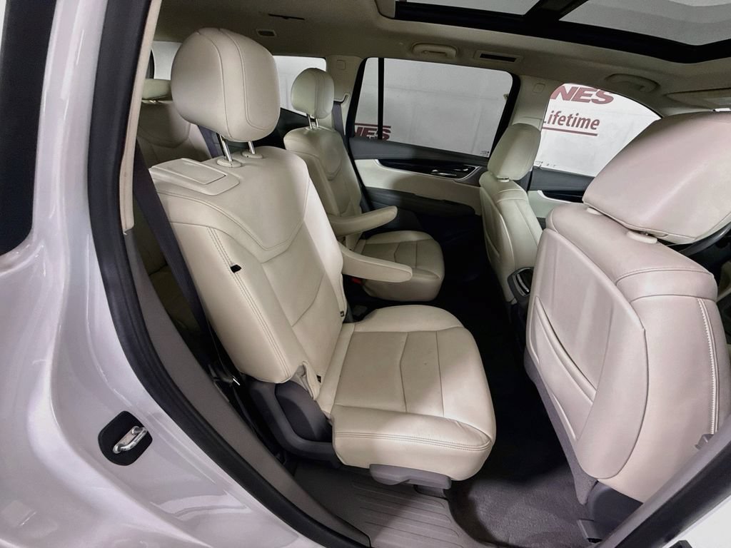 Used 2020 Cadillac XT6 Premium Luxury AWD/4WD image 34