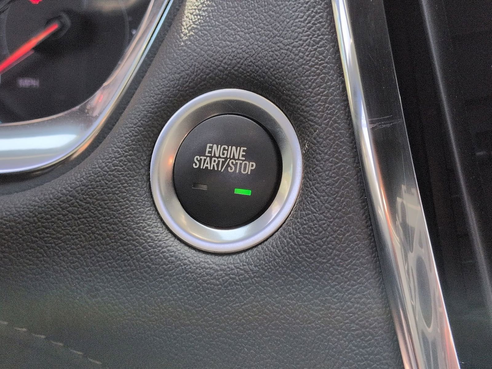 Used 2023 Chevrolet Traverse LT image 17