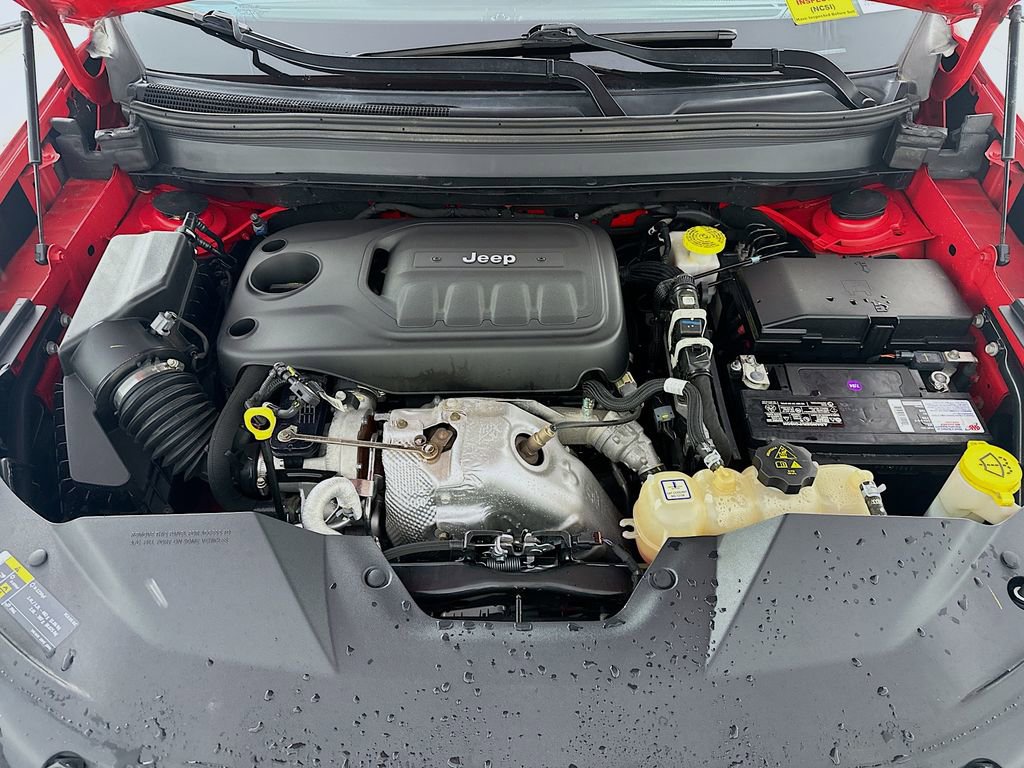 Used 2019 Jeep Cherokee Trailhawk w/ Comfort/Convenience Group AWD/4WD image 32