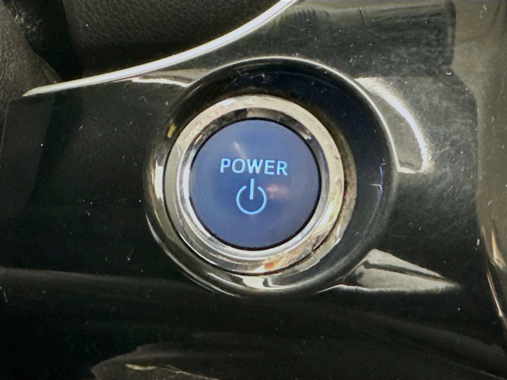 Used 2020 Toyota Prius LE image 22