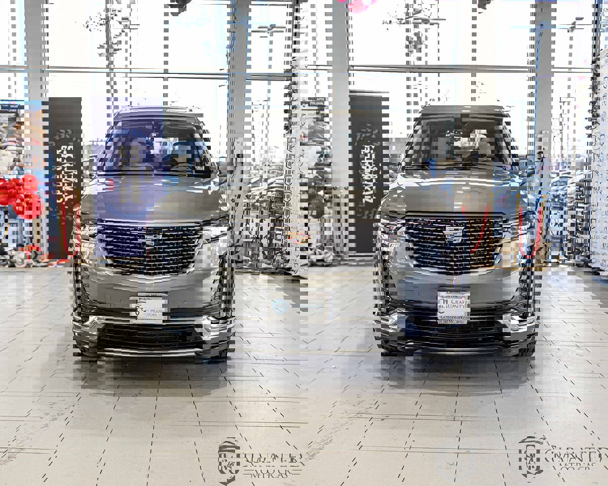 Used 2022 Cadillac XT6 Premium Luxury image 2