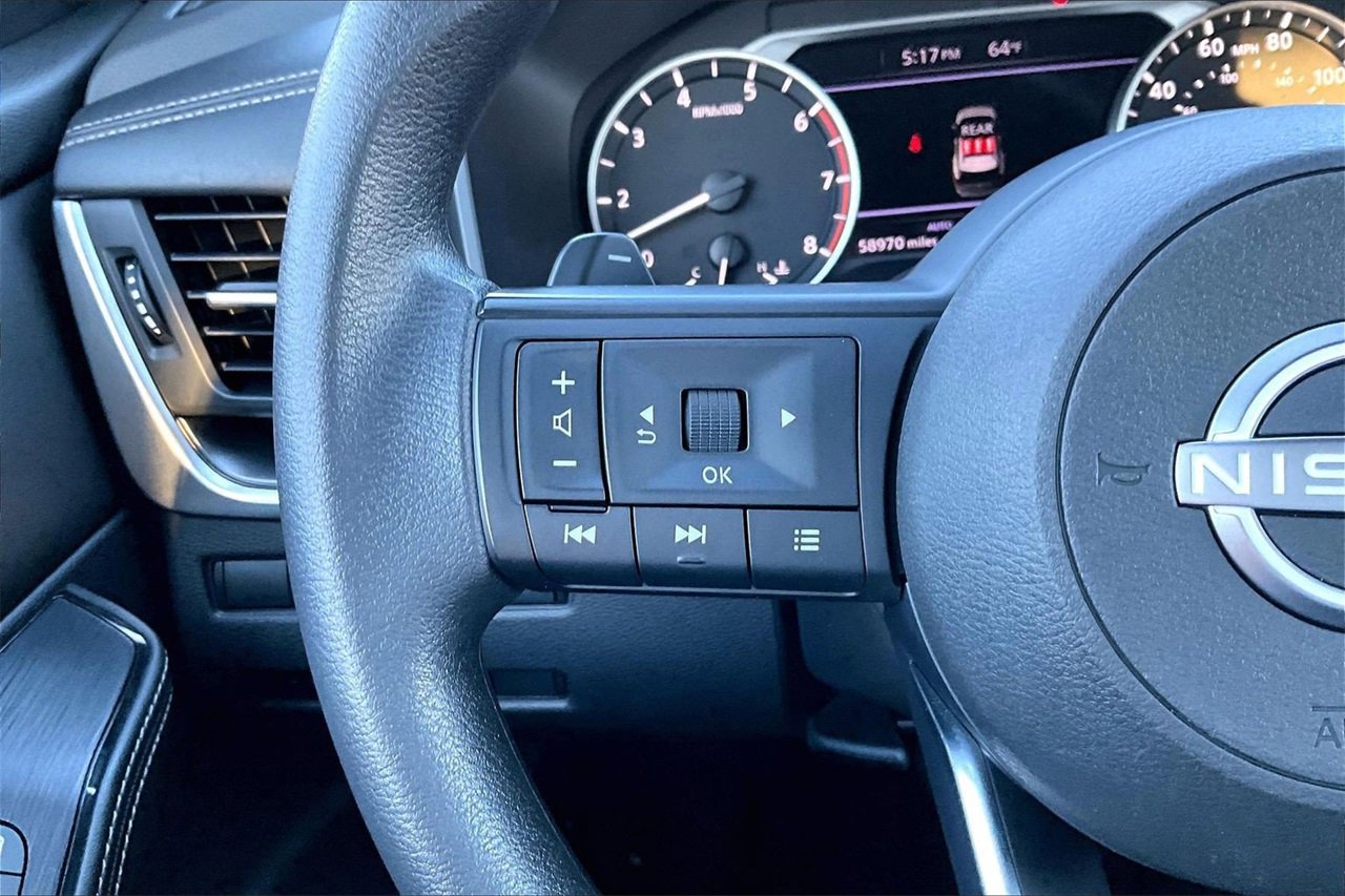 Used 2024 Nissan Rogue SV image 26