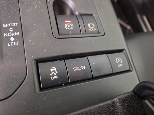 Used 2022 Toyota Highlander XLE FWD image 27