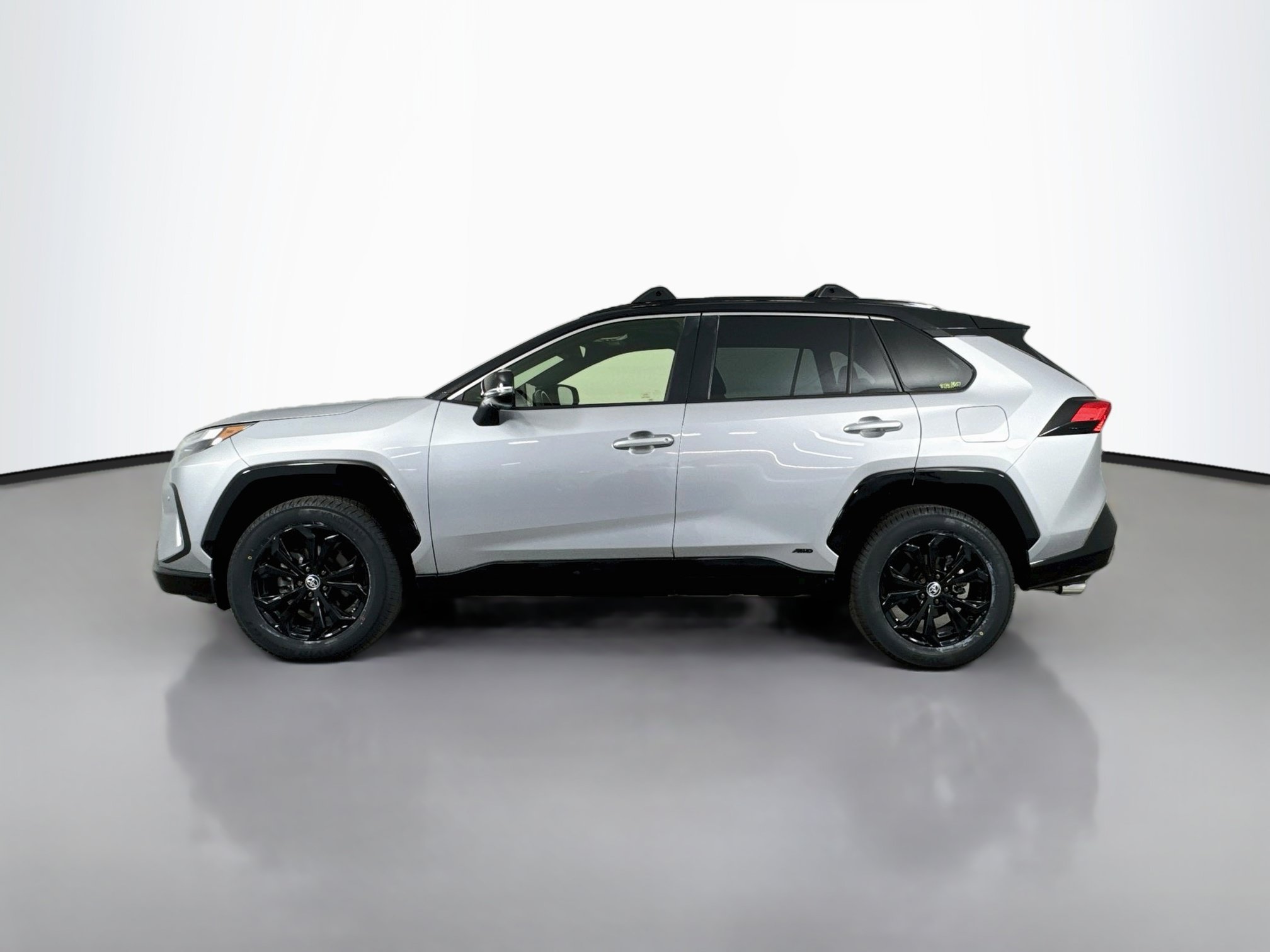 Certified 2024 Toyota RAV4 XSE w/ Advanced Technology Package AWD/4WD image 4