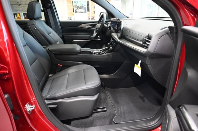 New 2027 Chevrolet Traverse LT w/ Sun and Wheel Package FWD image 10