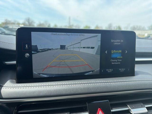 Used 2025 Genesis G70 2.5T image 35