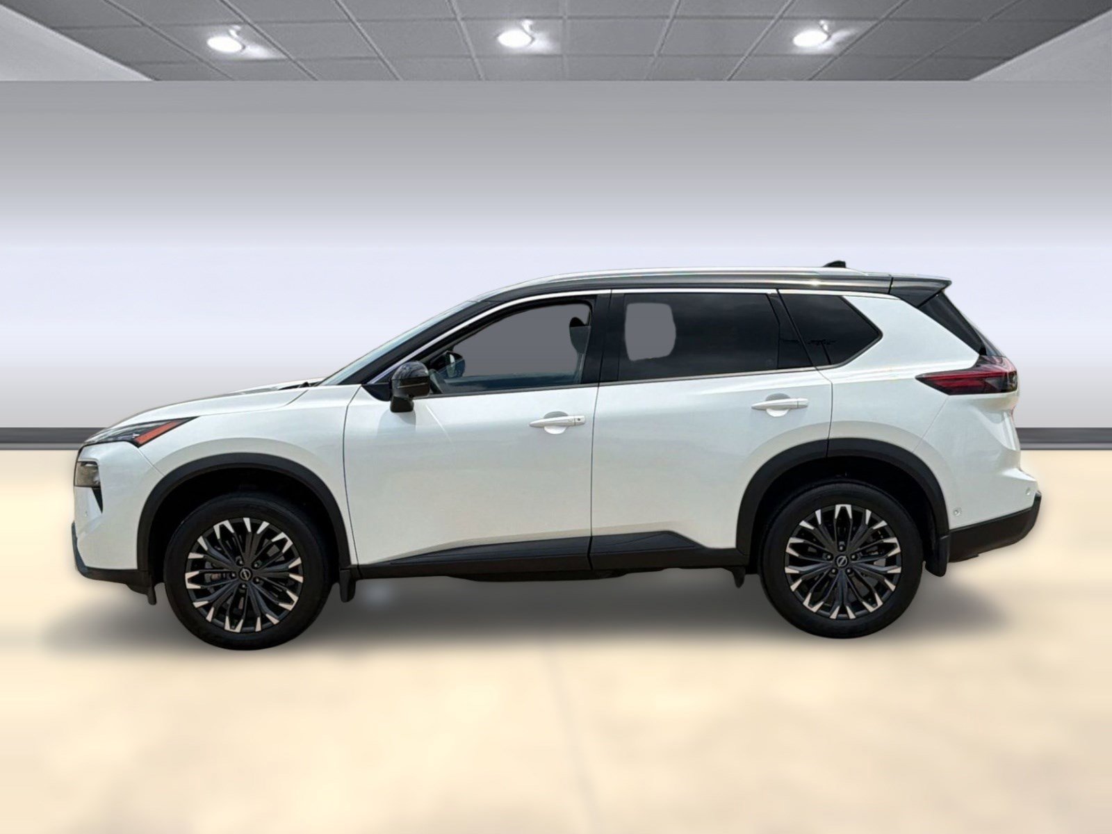 Used 2025 Nissan Rogue SL w/ Tech Package AWD/4WD image 2