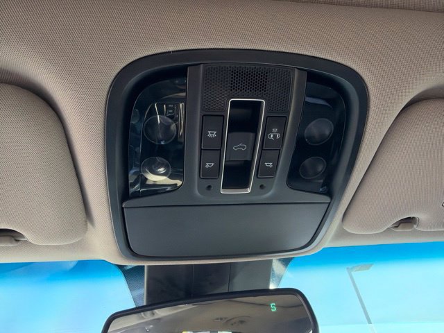 Used 2020 Kia Sorento EX FWD image 25