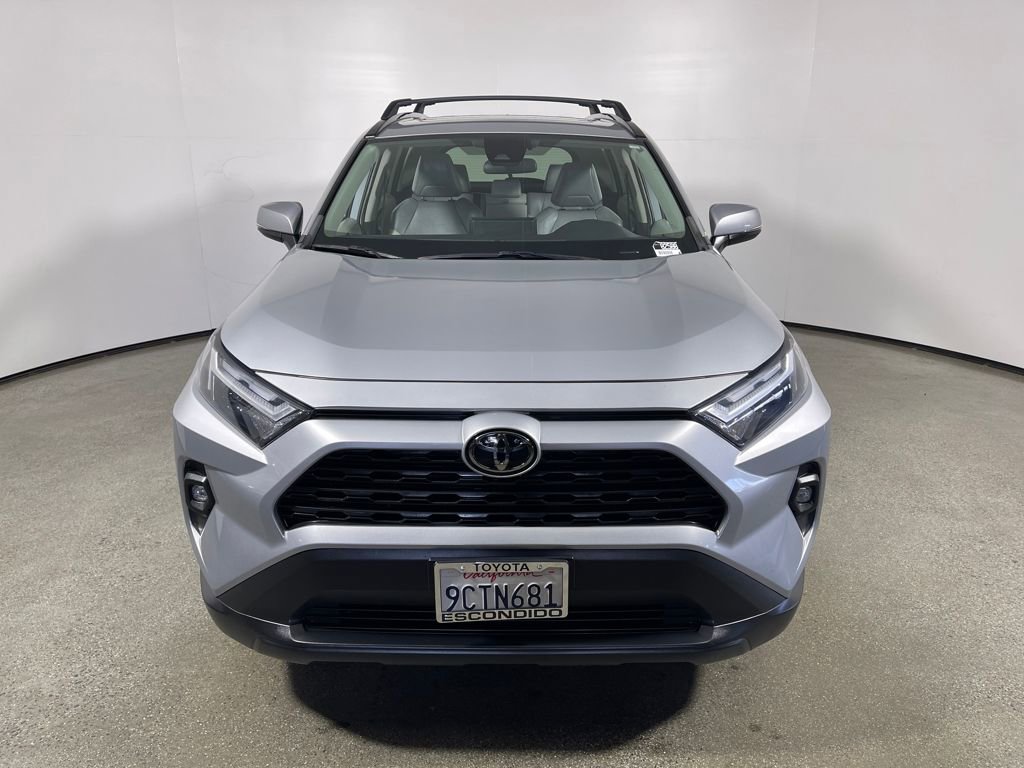 Used 2022 Toyota RAV4 XLE Premium image 8